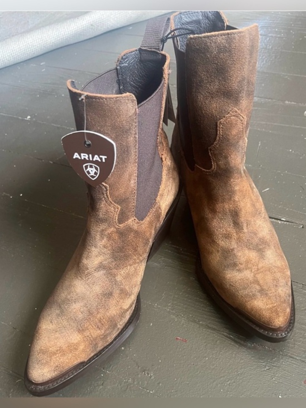 NWOB Ariat Shiloh Bootie in Dark Ginger Suede Women’s Sz 10B